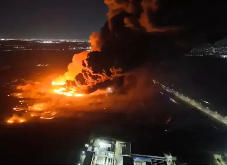 Una explosión en zona industrial de Buenos Aires, en Argentina, cerca al aeropuerto internacional de Ezeiza, dejó más de 20 heridos. FOTO: Captura de video 