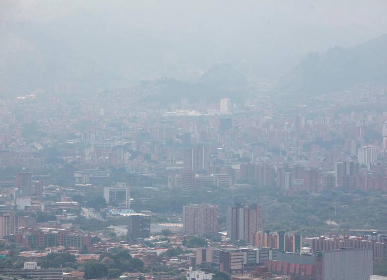 En lo que resta de marzo la ciudadanía experimentará un aire contaminado. FOTO: EL COLOMBIANO