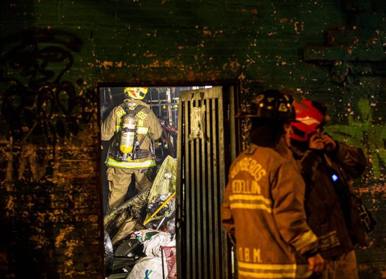 Controlaron incendio en una bodega de reciclaje en Guayabal
