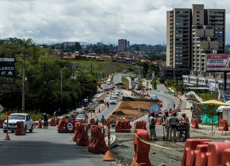 Desde 2018, Rionegro emprendió un plan de modernización vial financiado con cobros por valorización. FOTO julio césar herrera