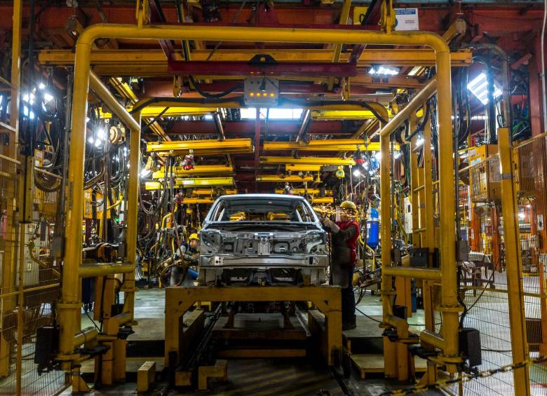 La producción y venta de vehículos figuran entre las actividades de mayor contracción este año en Colombia. FOTO Camilo Suárez