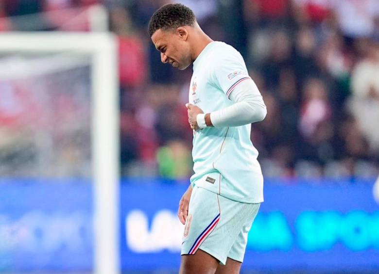 Kylian Mbappé se lesionó en el partido de Turquía vs. Francia en Nation League. FOTO: X Equipedefrance