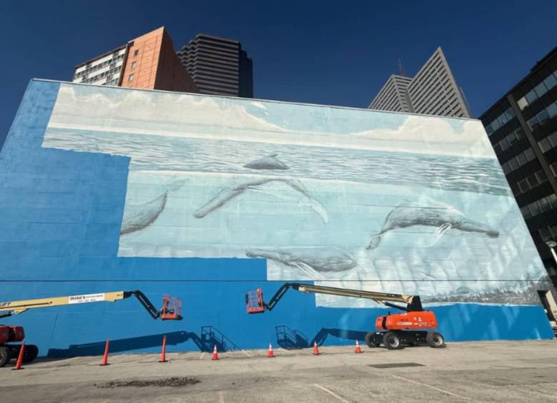El artista Robert Wyland demandó a la FIFA por US$25 millones luego de que su emblemático mural de ballenas en Dallas, Texas, fuera cubierto para los preparativos del Mundial de 2026. Foto: redes sociales @wyland