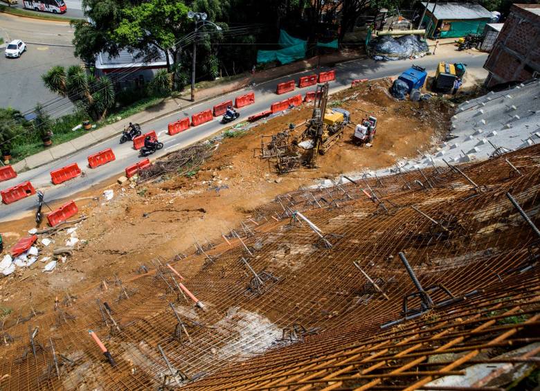 Así se ve hoy la obra de mitigación en Palos Verdes, que debería estar lista en unas tres semanas. FOTOs julio césar herrera