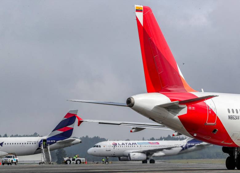 Avianca y Latam son las principales aerolíneas con operación en Colombia, e igualmente libran un mano a mano en toda América Latina. FOTO JUAN ANTONIO SÁNCHEZ