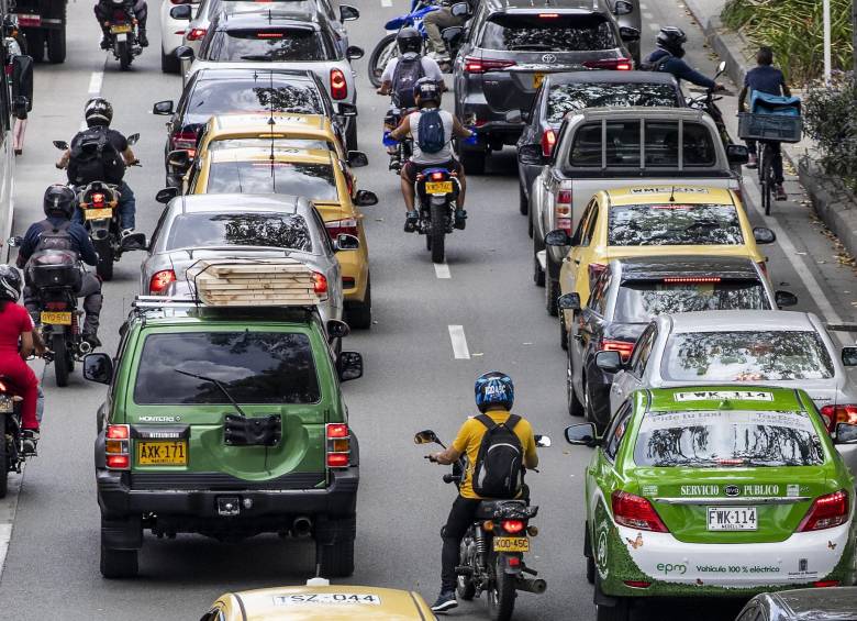 En Medellín y el Área Metropolitana, las matrículas de carros cayeron 28,8%. Foto: Jaime Pérez