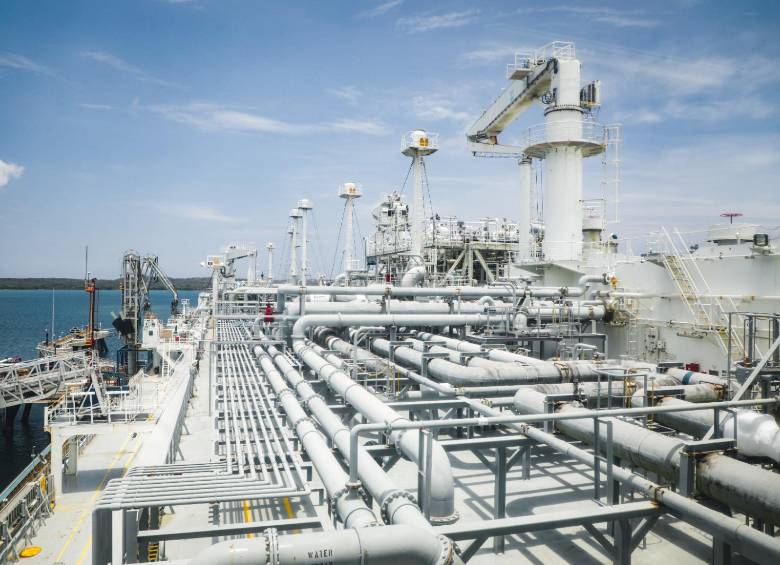 La SPEC LNG (Sociedad Portuaria El Cayao) es la única terminal de regasificación de Gas Natural Licuado (GNL) en Colombia. Ubicada en Cartagena, funciona como una infraestructura portuaria y de almacenamiento flotante vital para garantizar el abastecimiento, la seguridad y la confiabilidad energética del país. Foto: Cortesía MinEnergía