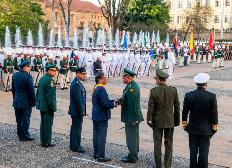 La primera orden de Gustavo Petro como presidente fue trasladar la espada de Bolívar a la ceremonia de investidura. FOTO Cortesía