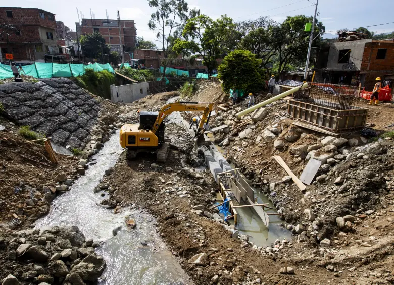 Más de $663.000 millones se invertirán hasta 2027 en el cuidado de quebradas. FOTO JULIO CÉSAR HERRERA