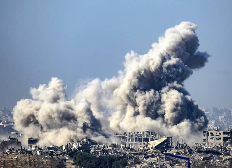 Uno de los ataques israelíes tras la reanudación de las batallas entre Israel y militantes de Hamás el pasado 1 de diciembre de 2023. FOTO: AFP