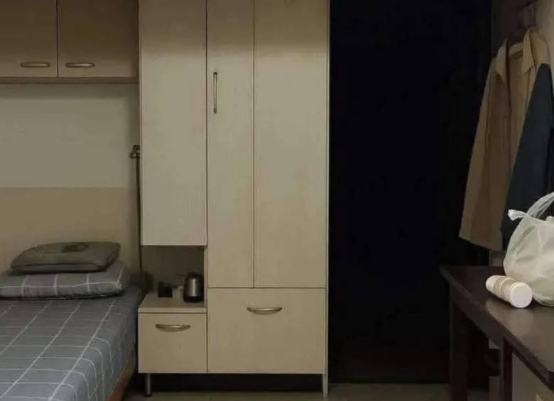 La habitación de la ‘Sister Hong’, donde grababa a sus víctimas. FOTO: Redes sociales