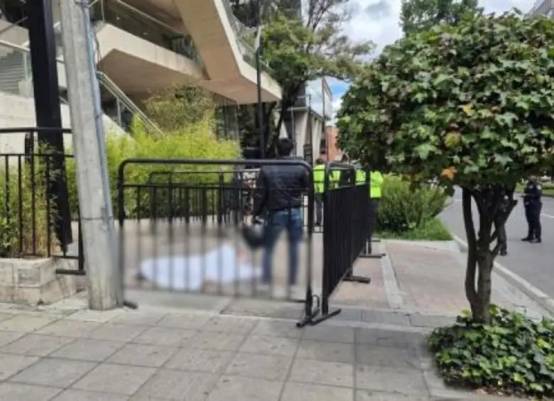 Las autoridades presumen por ahora que Camilo tuvo una caída del edificio en donde se encontraba. FOTO: Tomada de redes sociales