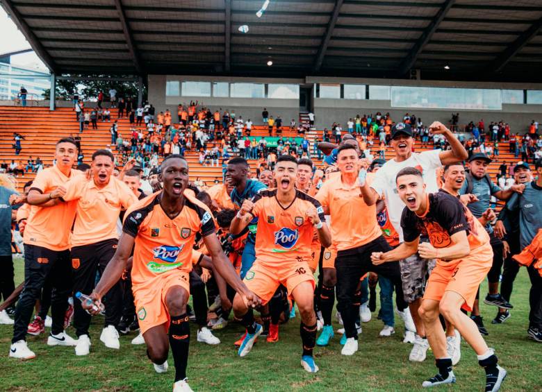 El equipo naranja se coronó campeón de la Súper Copa Juvenil al vencer a Cúcuta en el General Santander. FOTO CORTESÍA ENVIGADO 