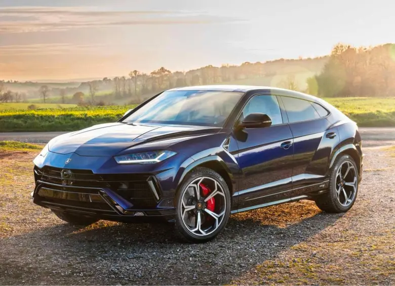 Lamborghini Urus S de color azul. FOTO: Lamborghini