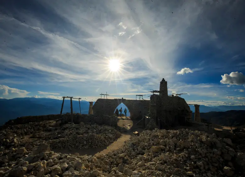 Belmira, desde el pico del cerro donde se levanta se disfruta de una panorámica excepcional del río Cauca y la cordillera Occidental. FOTOS CAMILO SUÁREZ