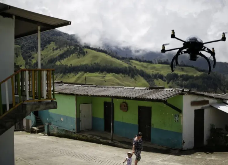 La Defensoría del Pueblo alertó por el incremento de ataques con drones en el país. Foto: Colprensa
