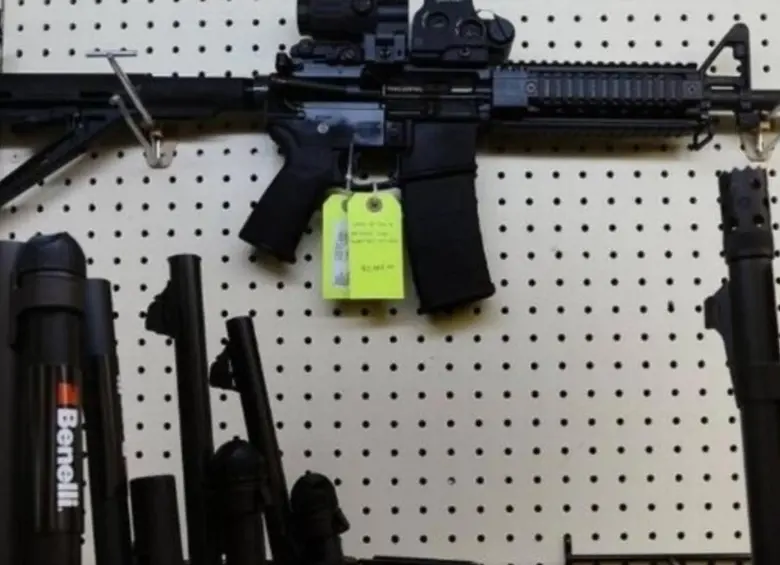 Imagen de referencia de un fusil de asalto en venta. FOTO: REDES SOCIALES