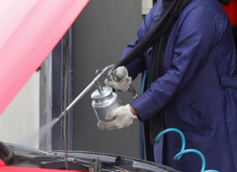 Con la limpieza del motor prolonga la vida útil del mismo y de todo el vehículo. FOTO: AFP