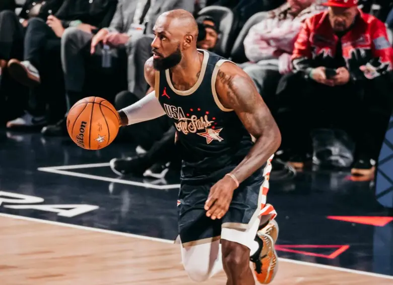 Con 41 años de edad, LeBron James escribirá un capítulo más de su carrera con los Sixers. FOTO: Instagram KingJames