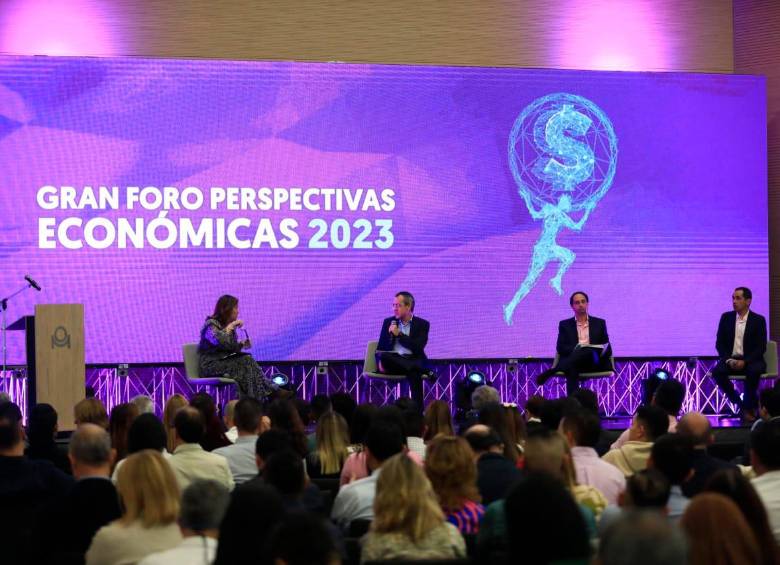En el Centro Empresarial El Poblado de la Cámara de Comercio de Medellín se celebra el Gran Foro Perspectivas Económicas 2023. FOTO Camilo Suárez