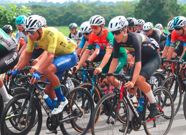 La Vuelta de la Juventud es la carrera más importante para corredores sub-23 en Colombia. Varios cazatalentos de Europa vienen a esta cita para fichar a ciclistas que se proyectan como figuras. FOTO: Cortesía Fedeciclismo
