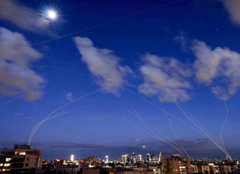 Antes del mediodía, en Colombia, el precio del crudo Brent se cotizaba a US$108,29 el barril, impulsado por el conflicto en Oriente Medio. FOTO AFP