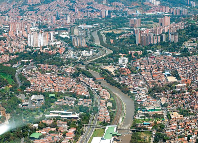 La meta de EPM es conectar en el Valle de Aburrá a 69.000 hogares nuevos a su red, en un plazo no mayor a tres años. FOTO CAMILO SUÁREZ