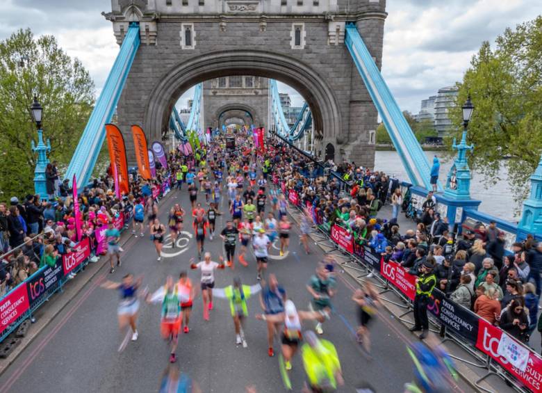 La Maratón de Londres es una de las más importantes del mundo. Este año más de un millón de personas intentaron clasificar. Solo 60.000 lo consiguieron. Foto: tomada del x de @LondonMarathon
