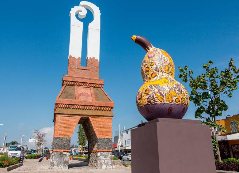 La cercanía con Guadalajara convierte a Tonalá en una visita obligada para quienes desean conocer una de las expresiones artesanales más importantes de México. Foto: Oficina de Visitantes y Convenciones de Guadalajara