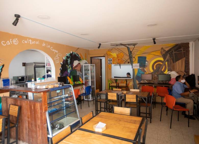 El café cultural es catalogado como un emprendimiento social en la corporación. FOTO carlos velásquez