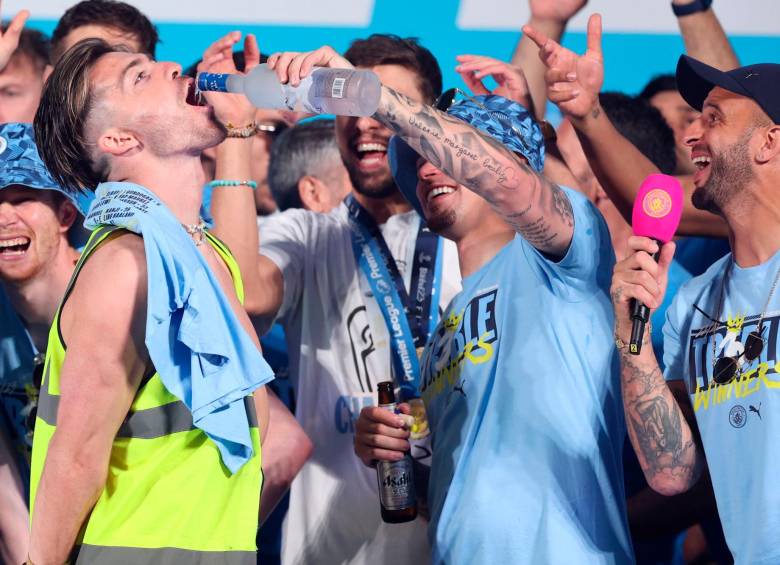 Jack Grealish festejando el título de Champions League obtenido por el Manchester City. FOTO TWITTER KILE WALKER