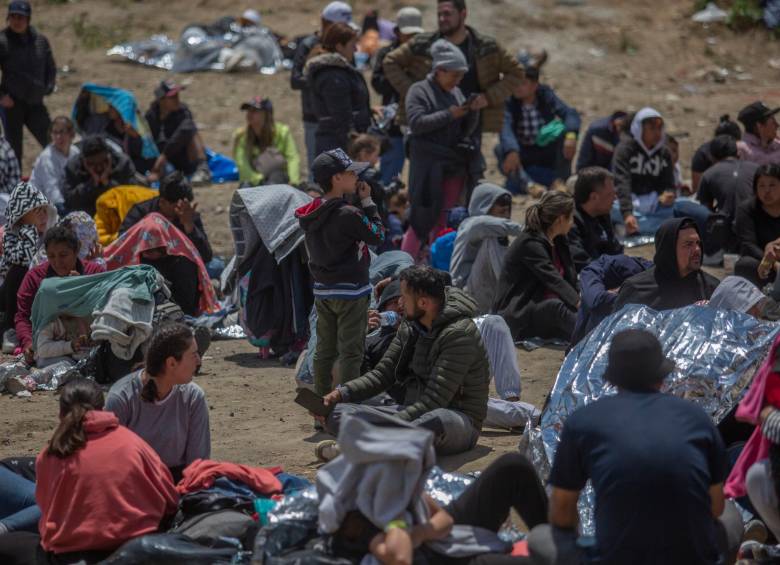 Nueva oleada de migrantes irregulares azota desde este viernes a Estados Unidos