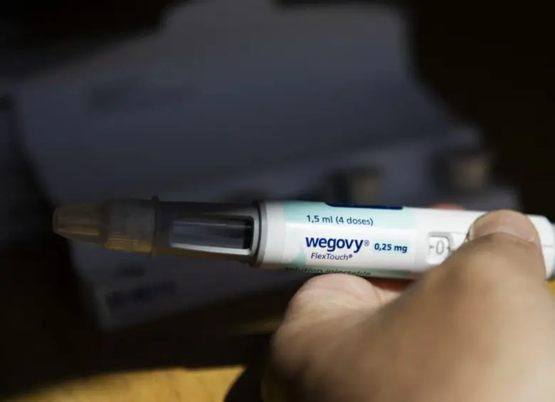 Wegovy, medicamento a base de semaglutida aprobado en Colombia para el tratamiento de la obesidad y el sobrepeso, bajo indicación y seguimiento médico. FOTO: AFP. 