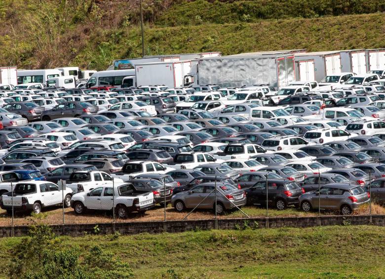 La comercialización de vehículos nuevos arrastra caídas continuas desde agosto del año pasado. FOTO esneyder gutiérrez 