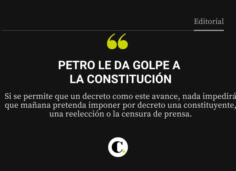 Petro le da golpe a la Constitución
