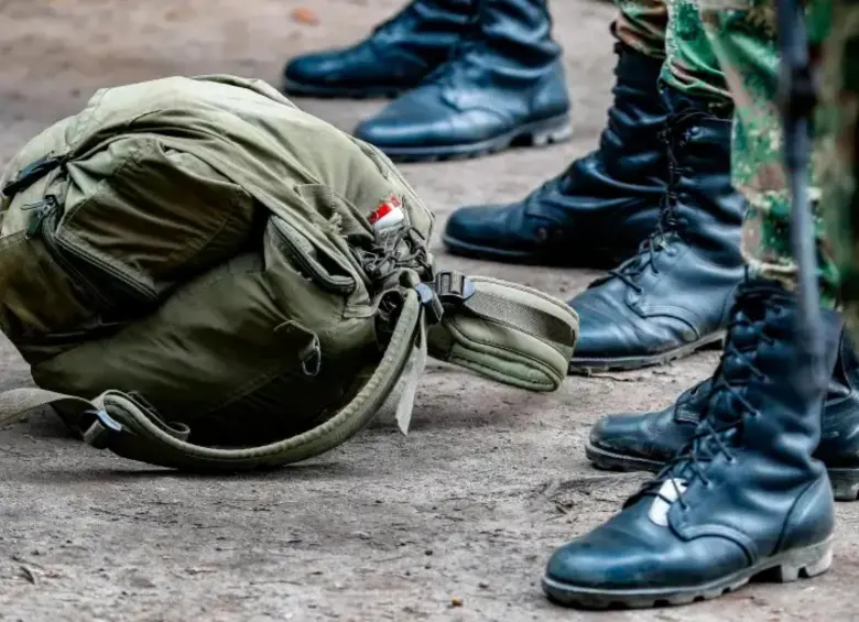 El presidente Gustavo Petro fue criticado por publicar los nombre de los nueve militares implicados. FOTO: Archivo El Colombiano