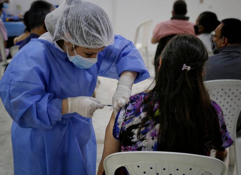 En el Valle del Cauca, mujeres en estado de gestación y los niños mayores de 12 años con comorbilidades serán vacunados contra el covid-19. FOTO COLPRENSA