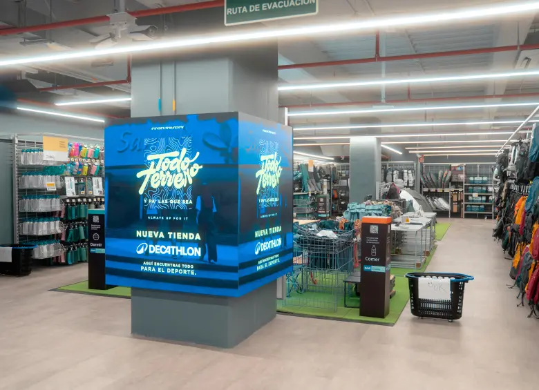 La nueva tienda de Decathlon en el Centro Comercial Santafé es la quinta de la marca en Medellín y la número 21 en Colombia. FOTO EL COLOMBIANO. 