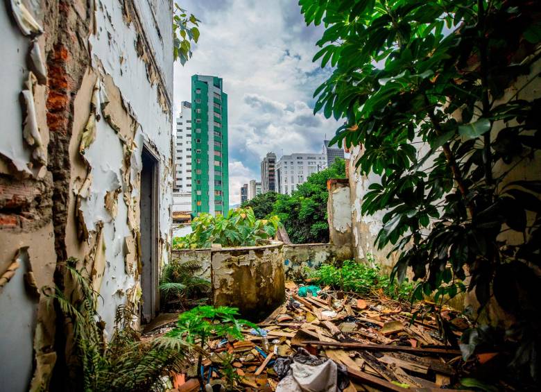 Irónicamente, el descuidado espacio ofrece una de las vistas más bonitas en el centro de la ciudad. FOTO: Camilo Suárez.