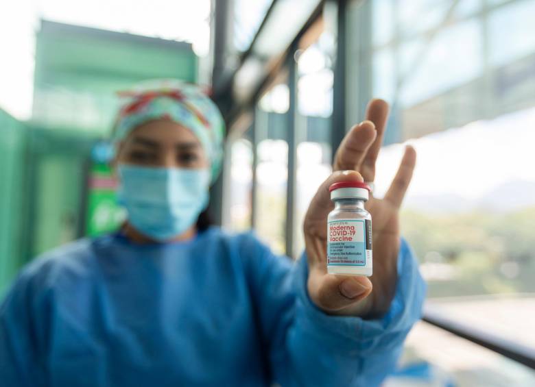 El acuerdo con Moderno implica que la próxima semana lleguen al país 1,2 millones de dosis de esta farmacéutica. FOTO: Carlos Alberto Velásquez