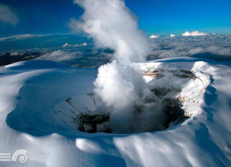 El nevado del Ruiz lleva más de un mes con actividad volcánica preocupante. FOTO: COLPRENSA.