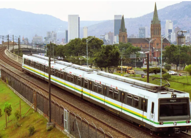 Metro de Medellín celebró la llegada de los primeros trenes del Metro de Bogotá. FOTO: 2001- JAIME PÉREZ MÚNEVAR