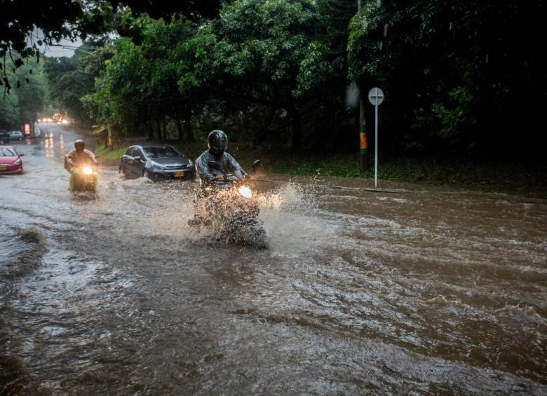 El desbordamiento de las quebradas ha generado emergencias por toda la ciudad. En 2021 se han registrado 36 inundaciones. FOTO CAMILO SUÁREZ
