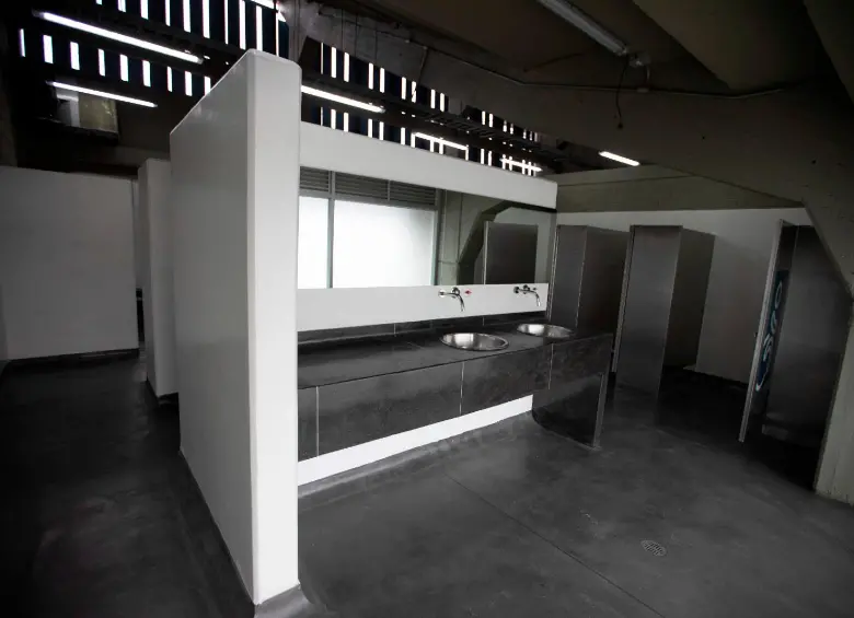 Baños e instalaciones totalmente listos. Así avanza la transformación del Estadio Alfonso Galvis Duque. FOTO JULIO CÉSAR HERRERA