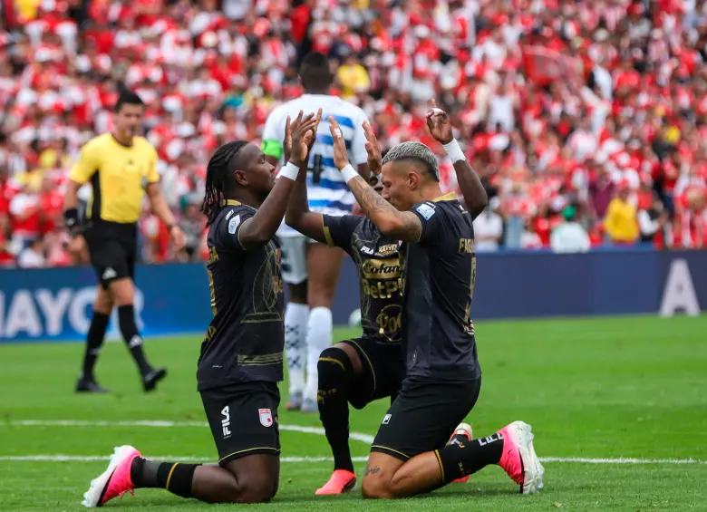 Santa Fe está a la espera de la decisión de la Conmebol sobre su serie de Copa Sudamericana ante River Plate. FOTO COLPRENSA