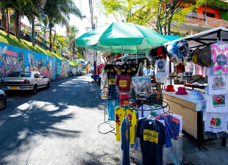 La comuna 13 espera con brazos abiertos a los turistas locales