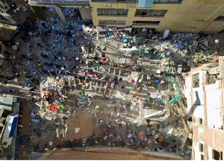 Así quedó el parque Parque Bolívar en Pereira (Risaralda) tras el fuerte temblor en Colombia. FOTO: Manuel Saldarriaga