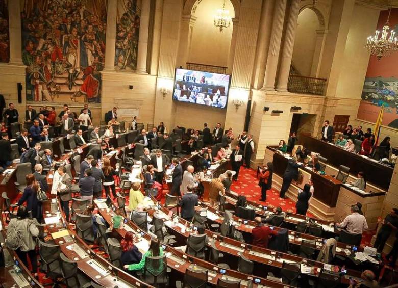 El Gobierno tendría que enfrentar una derrota doble en comisiones conjuntas, lo que complicaría el avance del proyecto en el Legislativo. FOTO: Colprensa.