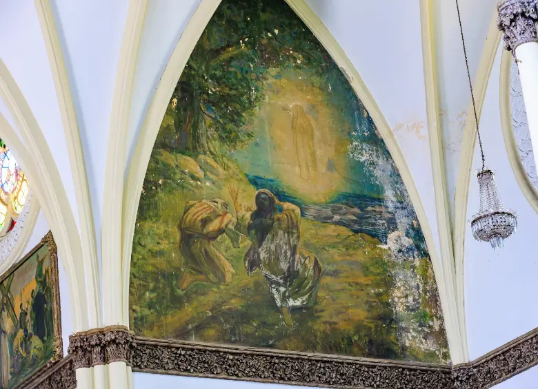 Otro de los cuadros de autor desconocido que amenaza ruina. FOTO: Camilo Suárez