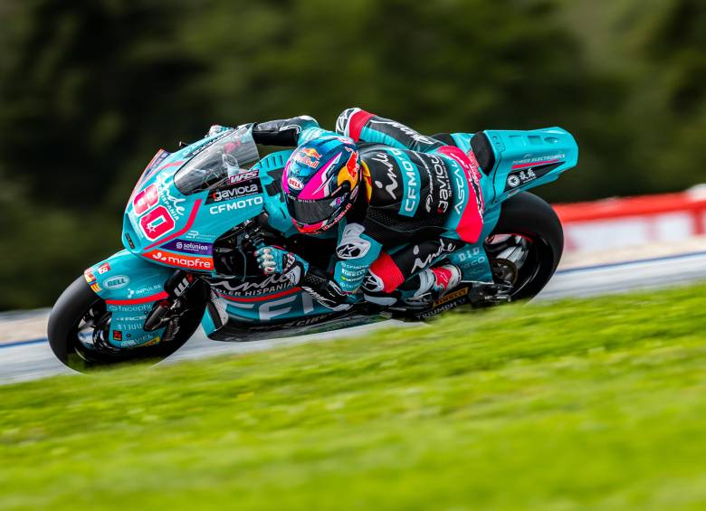 El piloto colombo-español David Alonso es una de las grandes figuras del Aspar Team de España que compite en el Moto 2. Foto: tomada del x de @AsparTeam
